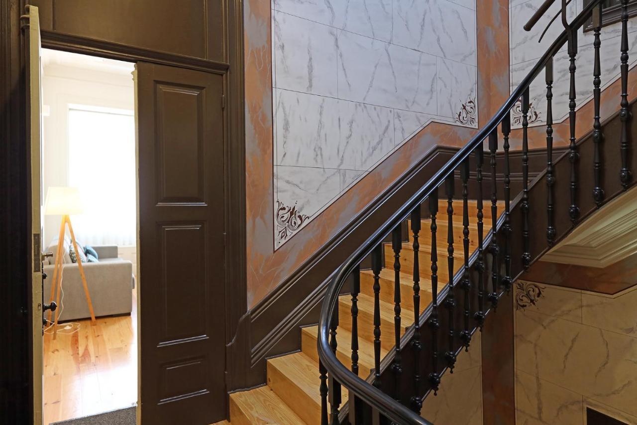Flh Living Lofts *